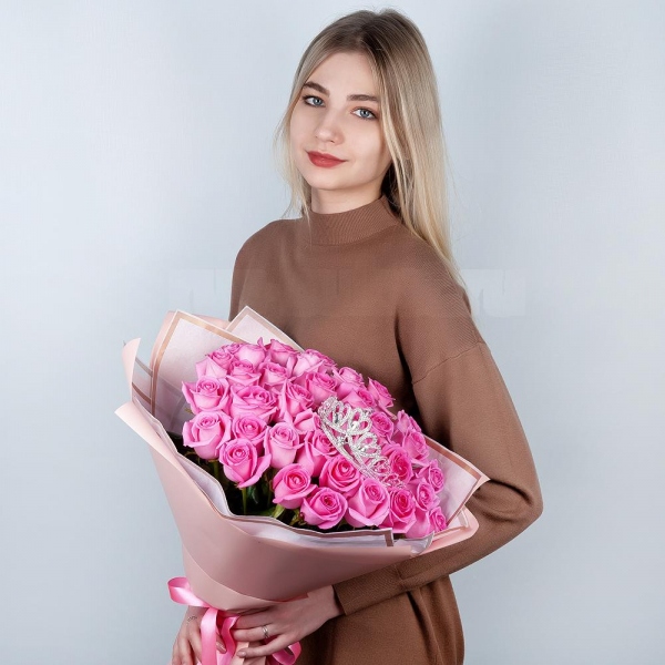 Роза розовая 50 см - 45, Корона декоративная, Современная упаковка