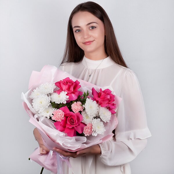 Rose Pink 50 cm Ecuador (Chelo, Hermosa, Novia, Titanik, Engagement, Pink Mondiale) - 3, Baltica White Spray Chrysanthemum - 3, Pink carnation - 5, Pistachio, Wrapping Paper