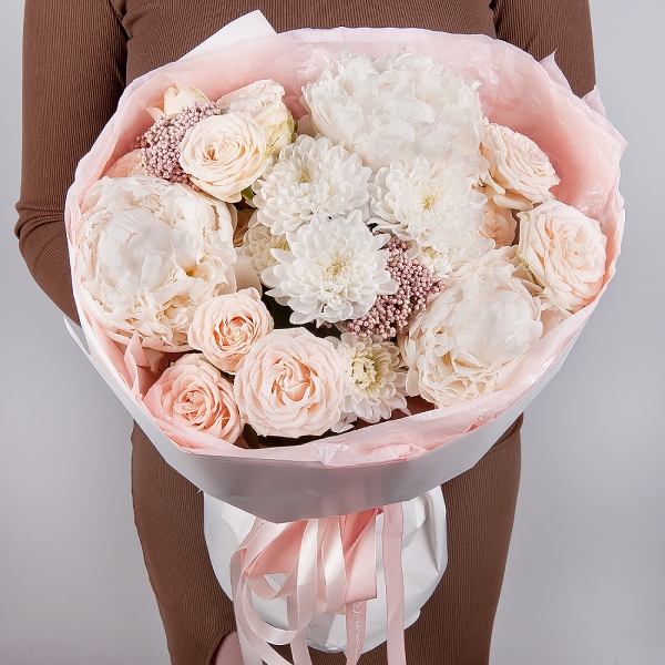 Peony white - 3, Baltica White Spray Chrysanthemum - 3, Peony sprayrose - 5, Ozotamnus, Wrapping Paper