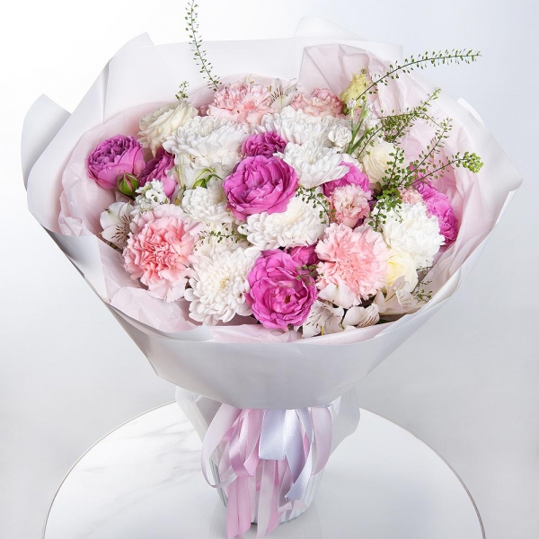 Spray peony rose Misty Bubbles, 50 cm - 3, Baltica White Spray Chrysanthemum - 3, White Matthiola - 2, Pink Lisianthus (Eustoma) - 2, Alstromeria white, soft pink - 3, White rose 50 cm - 5, Pink carnation - 5, Green bell (1 pc.), Wrapping Paper