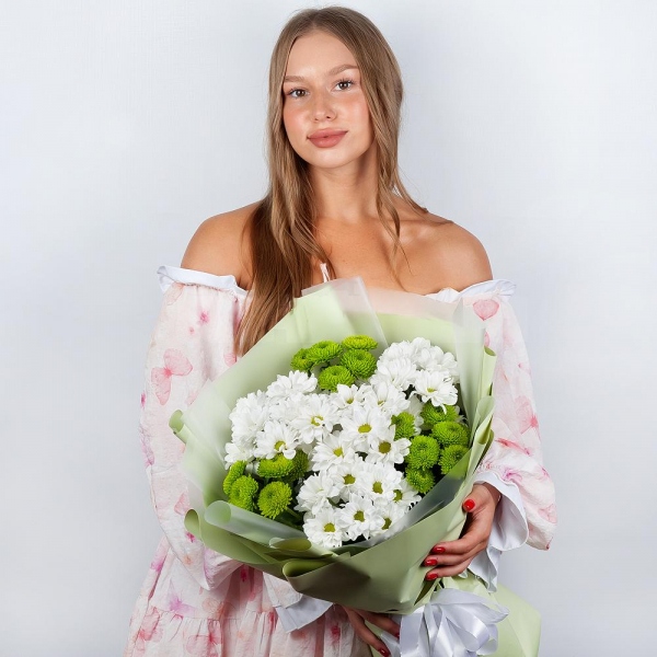 Bacardi White Spray Chrysanthemum - 6, Athos pom Feeling Green - 5, Wrapping Paper