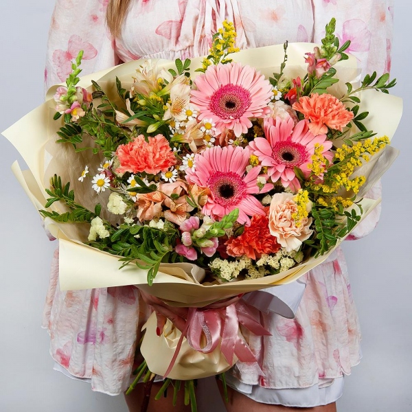 Gerbera pink - 5, Chamomile - 2, Pink carnation - 5, Alstromeria white, soft pink - 6, Pink Matthiola - 3, Carnation white, cream - 4, Solidago (1 pc.), Yellow Statice, Pistachio, Wrapping Paper