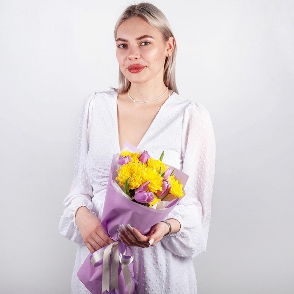 Baltica Yellow Spray Chrysanthemum - 2, Lilac tulip - 9, Wrapping Paper