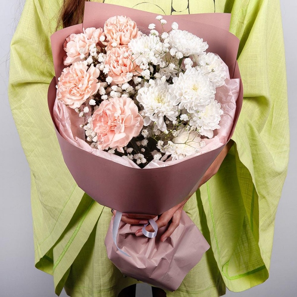 Carnation white, cream - 7, Baltica White Spray Chrysanthemum - 1, Gypsophila - 1, Wrapping Paper
