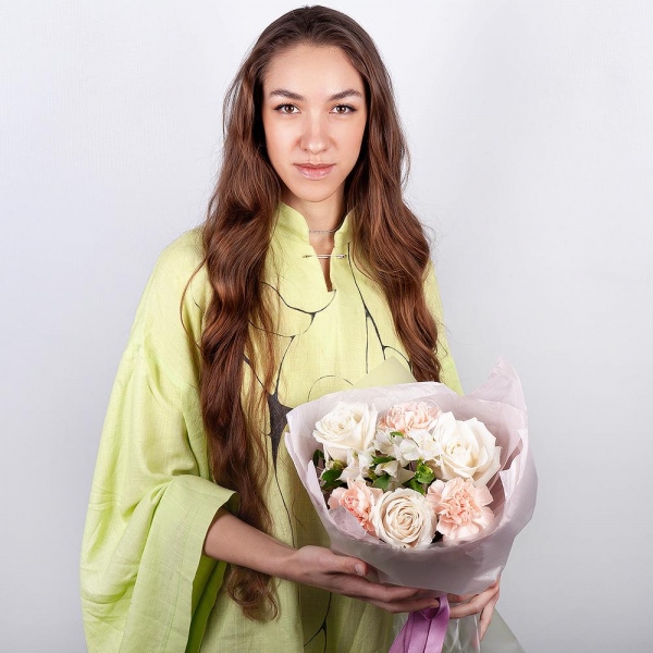 White rose 50 cm - 3, Carnation white, cream - 5, Alstromeria white, soft pink - 5, Wrapping Paper